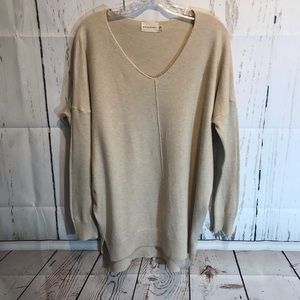 Dreamers beige sweater. Sz M/L.